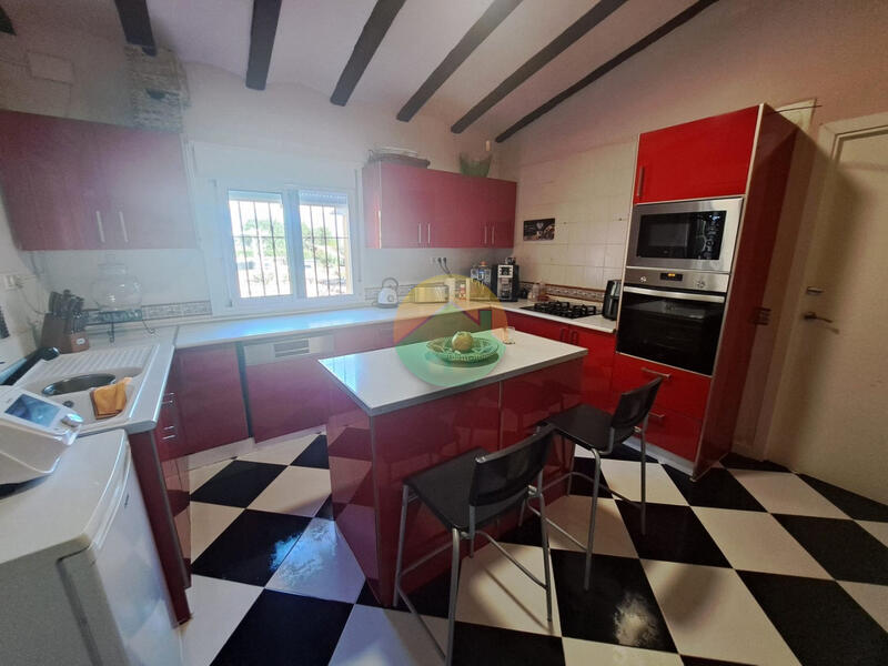 3 bedroom Townhouse for sale