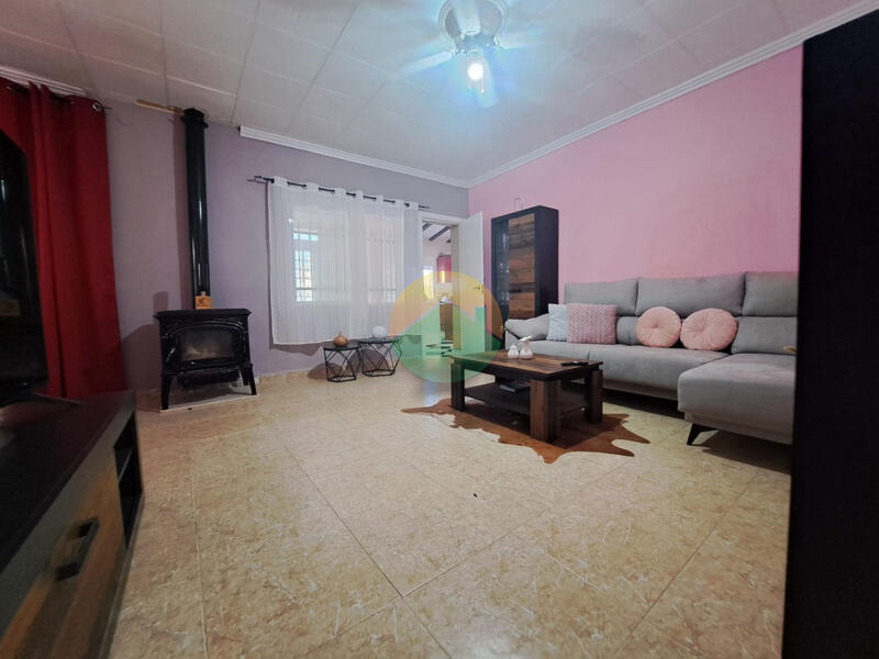 3 bedroom Townhouse for sale