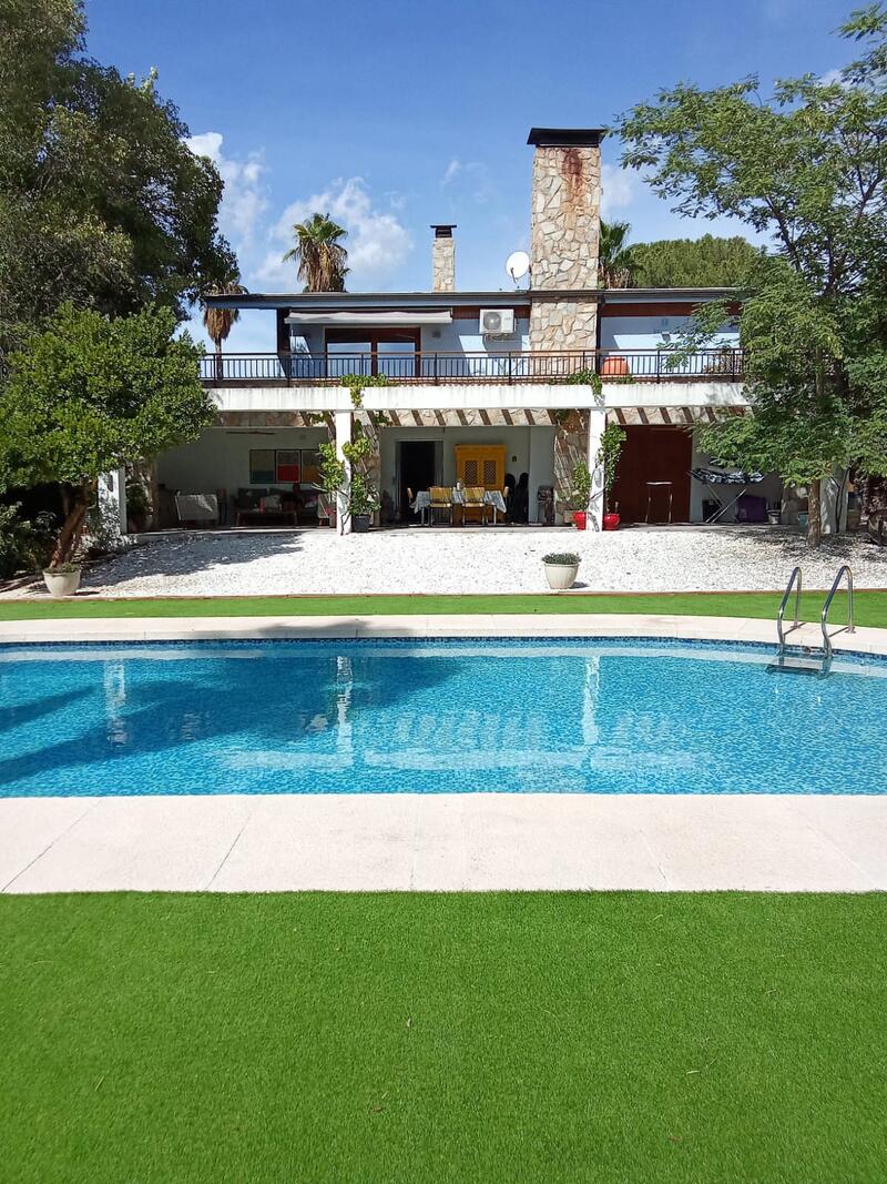 Villa til salgs i Petrer, Alicante Villa til salgs i Petrer, Alicante