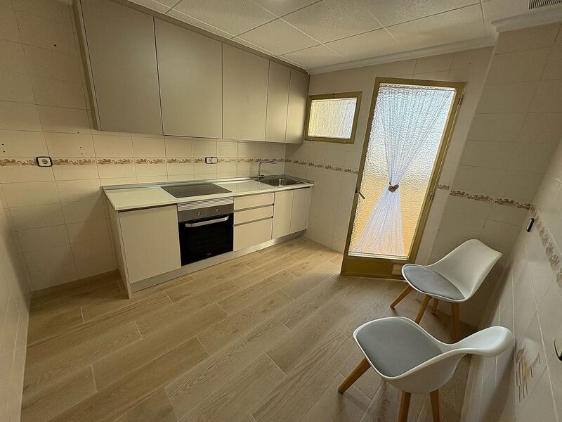 4 bedroom Apartment for sale