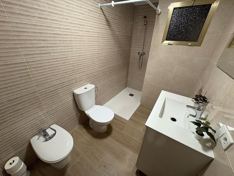 4 bedroom Apartment for sale