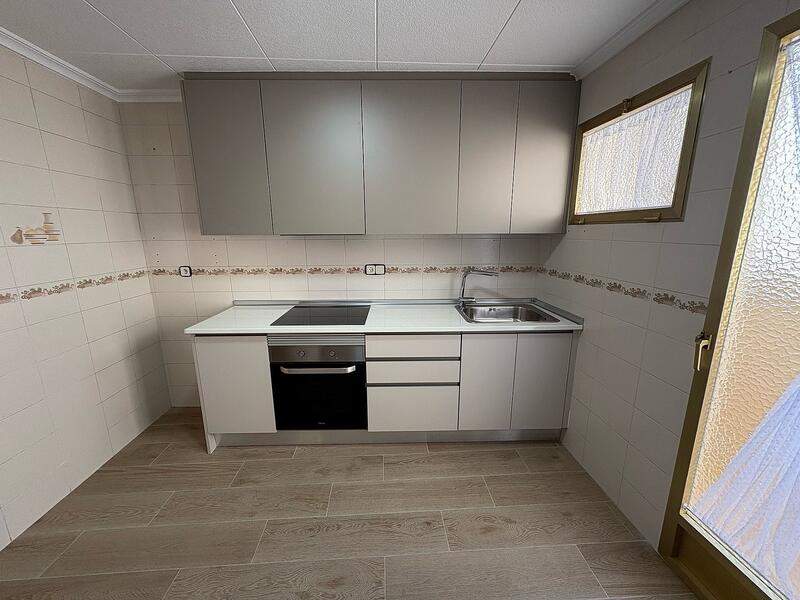 4 bedroom Apartment for sale