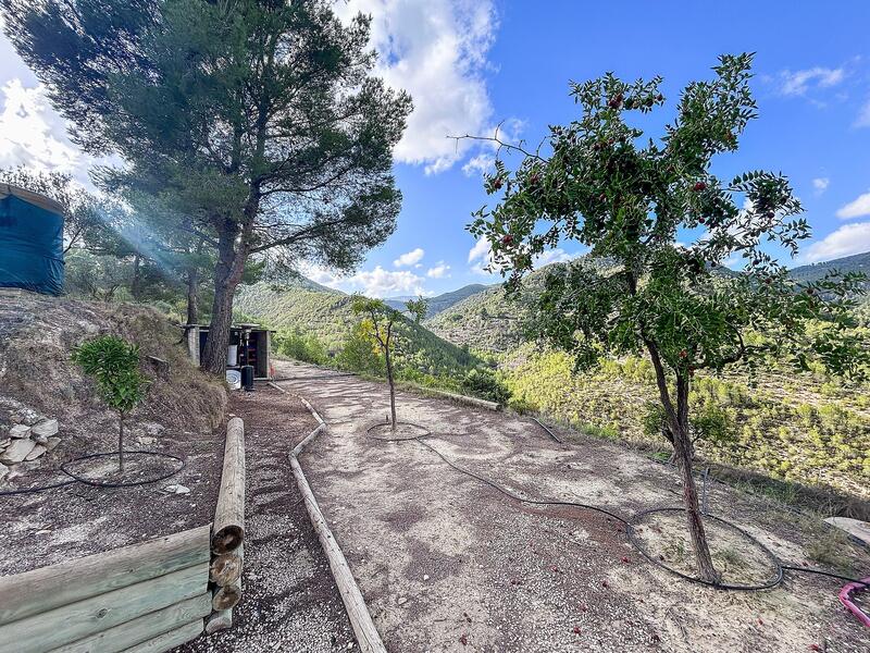 2 bedroom Country House for sale 2 bedroom Country House for sale