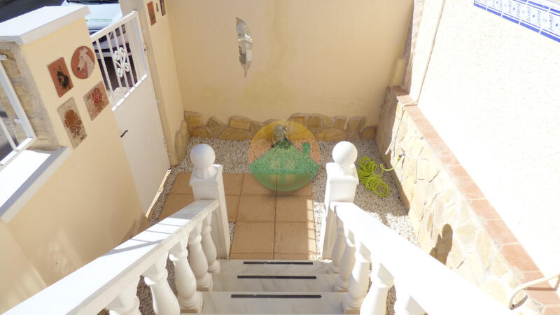 2 bedroom Townhouse for sale 2 bedroom Townhouse for sale