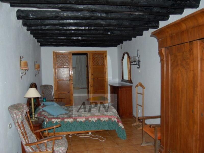 14 bedroom Townhouse for sale