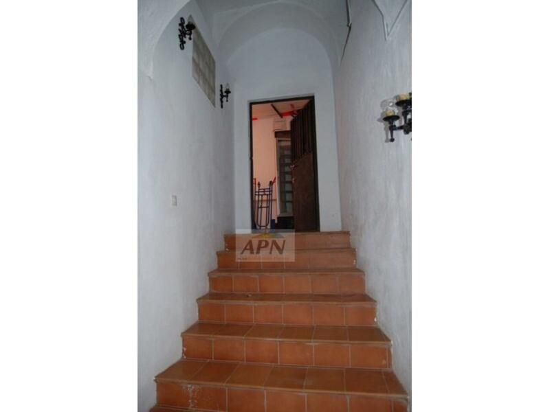 14 bedroom Townhouse for sale