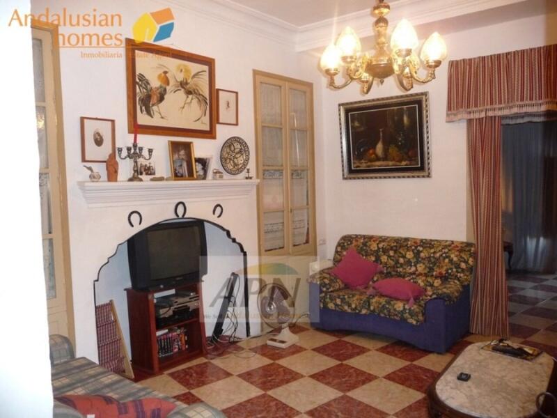 14 bedroom Townhouse for sale