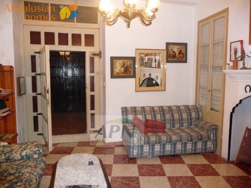 14 bedroom Townhouse for sale