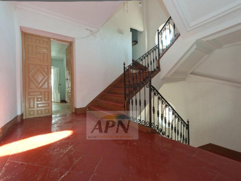 14 bedroom Townhouse for sale