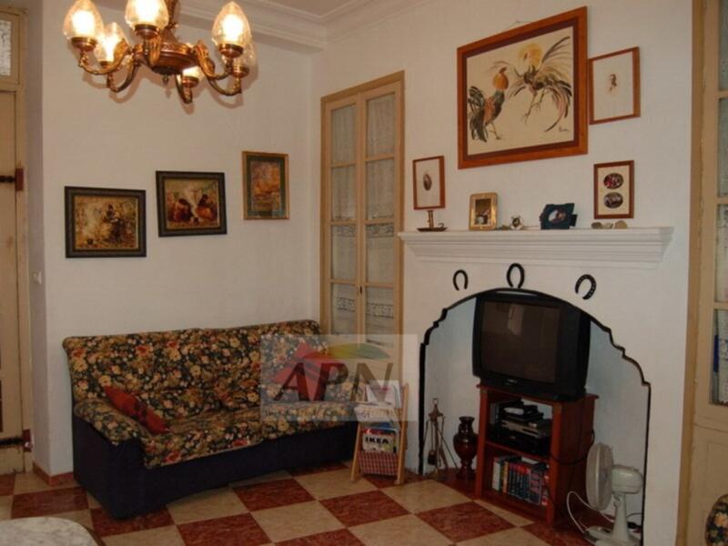 14 bedroom Townhouse for sale