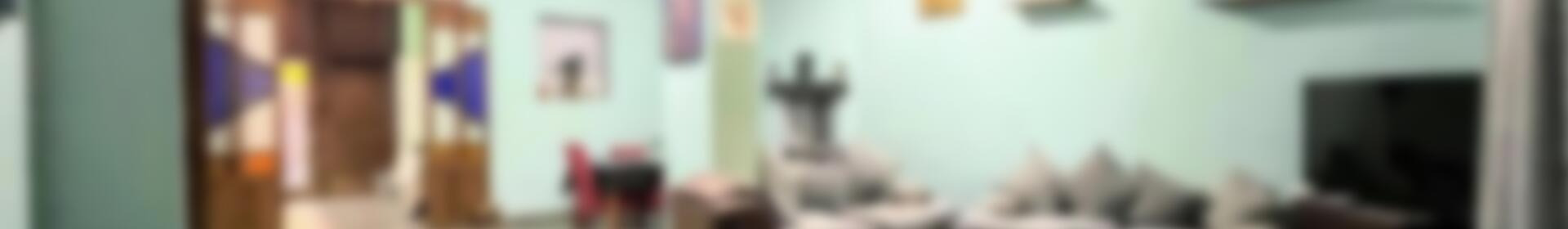 5 bedroom Townhouse for sale