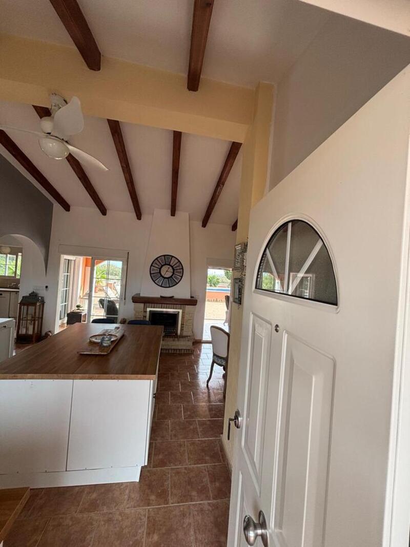 3 bedroom Country House for sale 3 bedroom Country House for sale