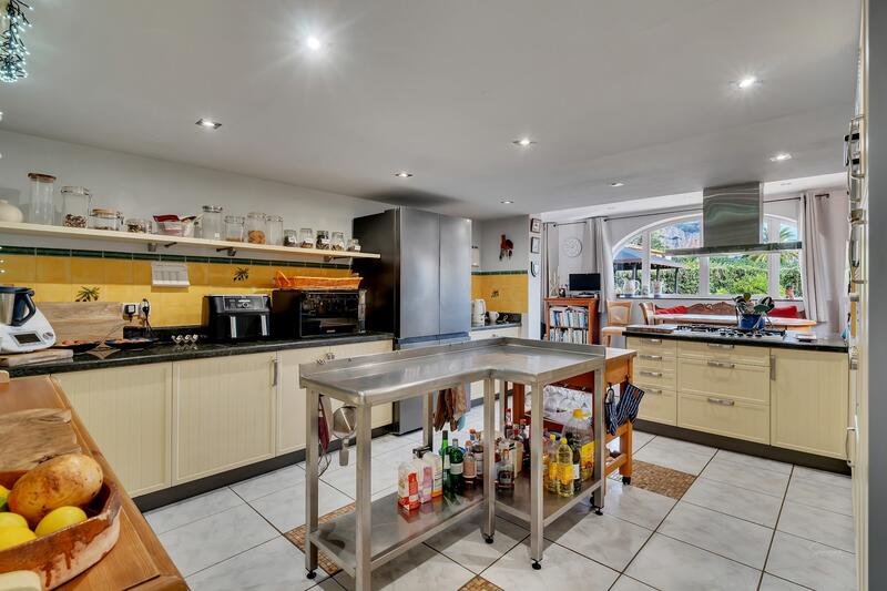 3 slaapkamer Landhuis Te koop 3 slaapkamer Landhuis Te koop