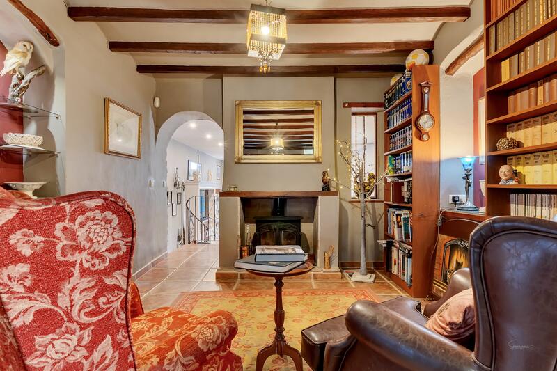 3 slaapkamer Landhuis Te koop 3 slaapkamer Landhuis Te koop