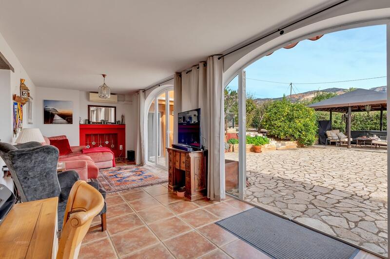 3 slaapkamer Landhuis Te koop 3 slaapkamer Landhuis Te koop