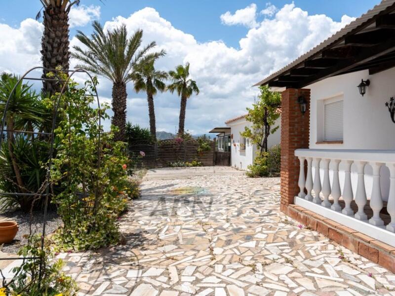 4 bedroom Country House for sale