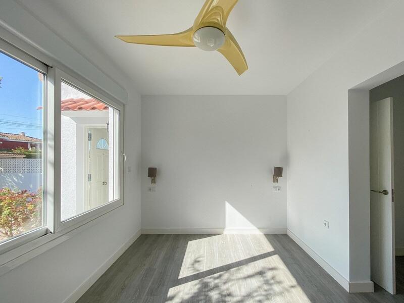 3 bedroom Country House for sale 3 bedroom Country House for sale