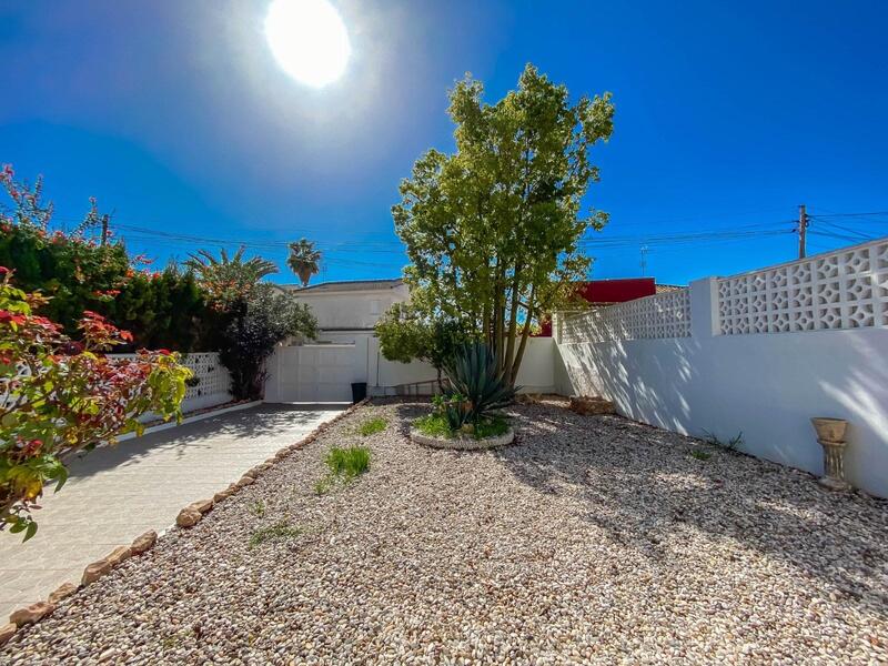 3 bedroom Country House for sale 3 bedroom Country House for sale