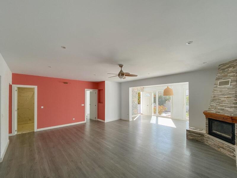 3 bedroom Country House for sale 3 bedroom Country House for sale