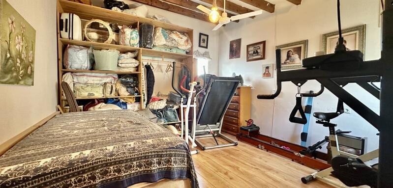 4 slaapkamer Gezinswoning Te koop 4 slaapkamer Gezinswoning Te koop