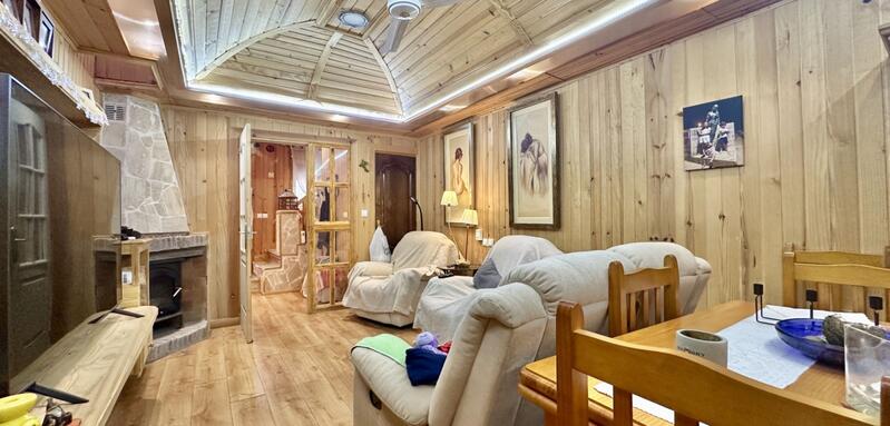 4 slaapkamer Gezinswoning Te koop 4 slaapkamer Gezinswoning Te koop