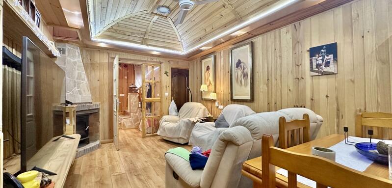 4 slaapkamer Gezinswoning Te koop 4 slaapkamer Gezinswoning Te koop