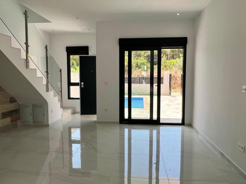 Villa en venta en Polop, Alicante
