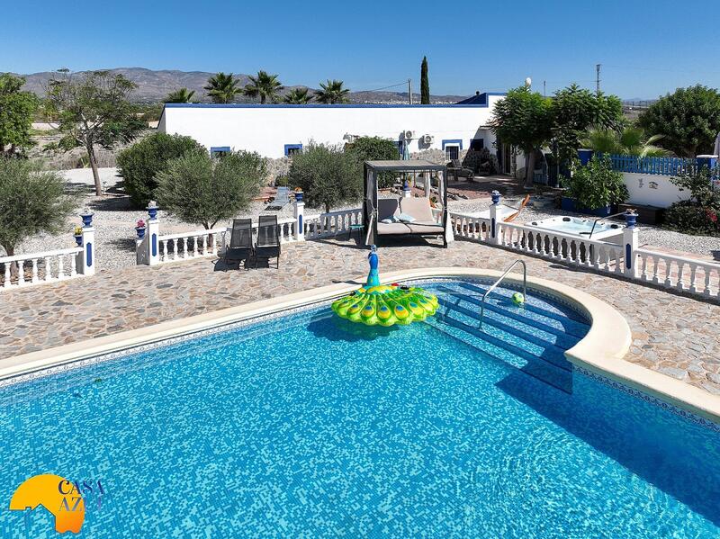 6 bedroom Country House for sale