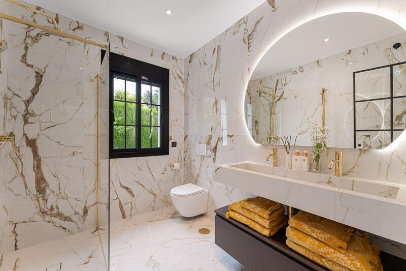 6 bedroom Villa for sale