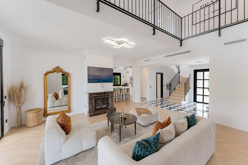 6 bedroom Villa for sale