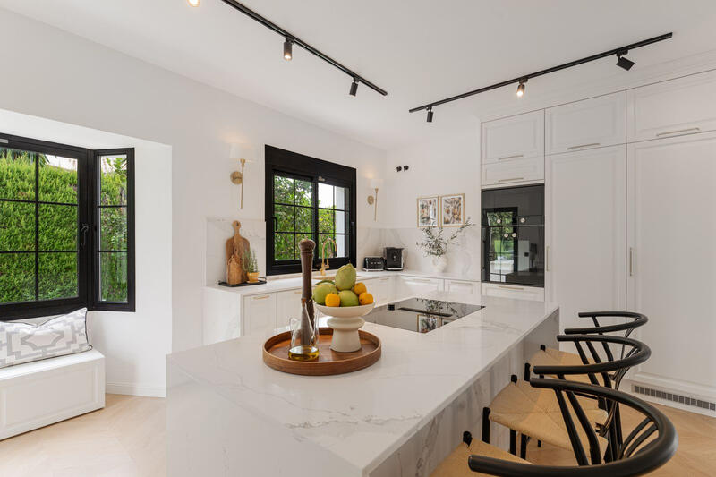 6 bedroom Villa for sale