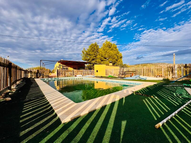 Villa for sale in Monóvar, Alicante