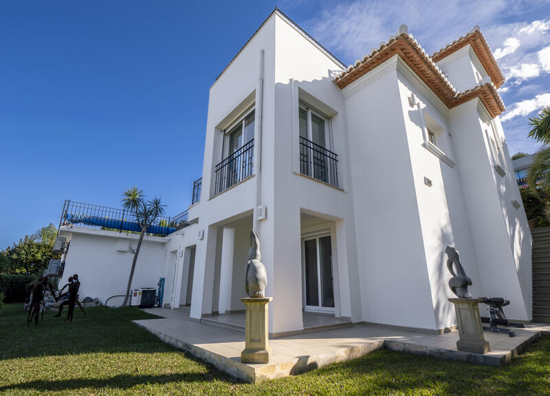 4 bedroom Villa for sale