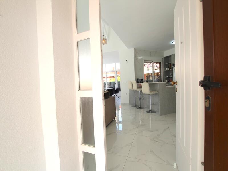 6 bedroom Villa for sale