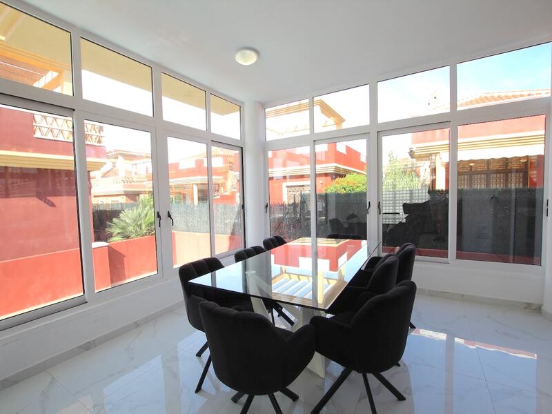 6 bedroom Villa for sale