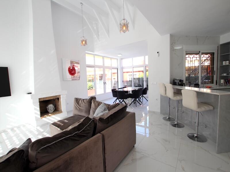 6 bedroom Villa for sale