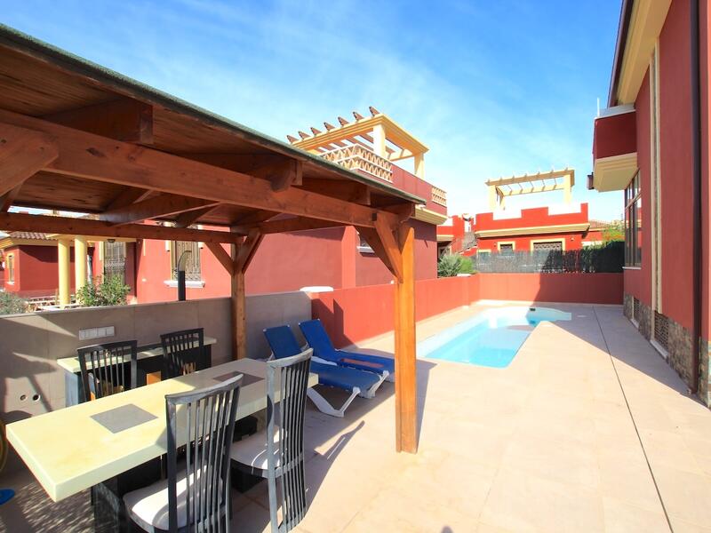 6 bedroom Villa for sale