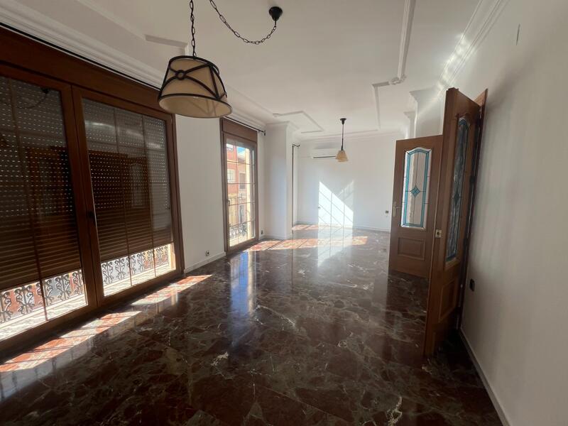 4 bedroom Townhouse for sale