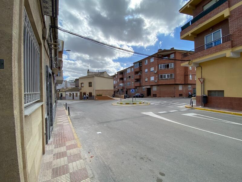 4 bedroom Townhouse for sale