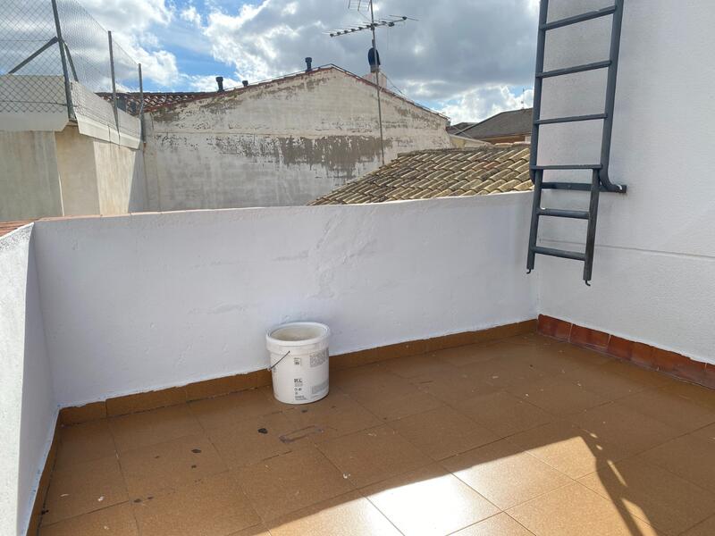 4 bedroom Townhouse for sale