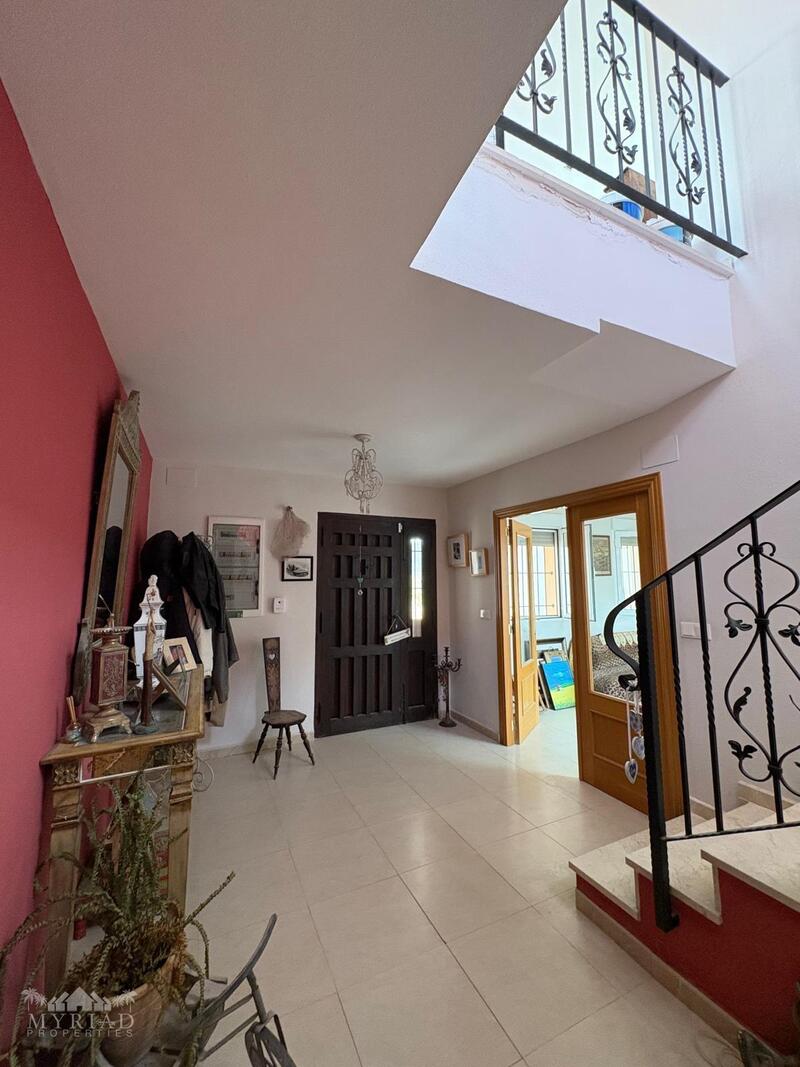 6 bedroom Villa for sale 6 bedroom Villa for sale