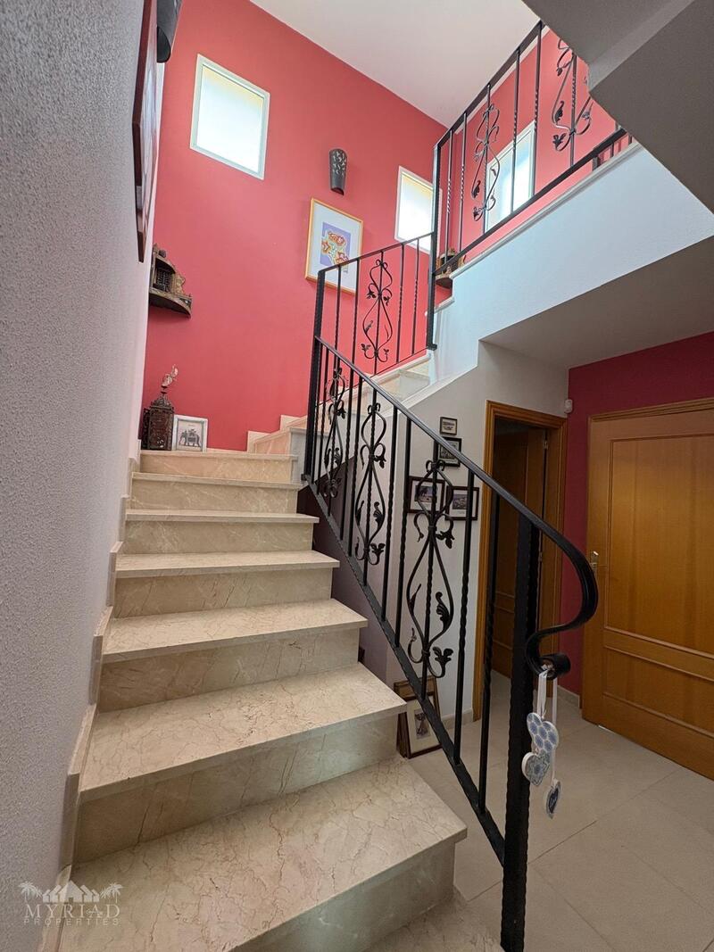 6 bedroom Villa for sale 6 bedroom Villa for sale