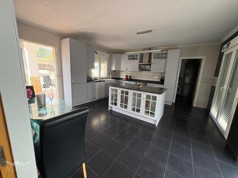 6 bedroom Villa for sale 6 bedroom Villa for sale