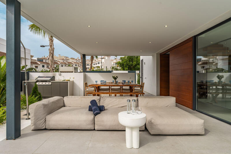 5 bedroom Villa for sale