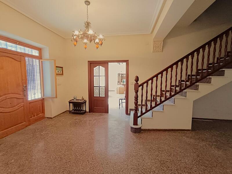 6 bedroom Country House for sale 6 bedroom Country House for sale