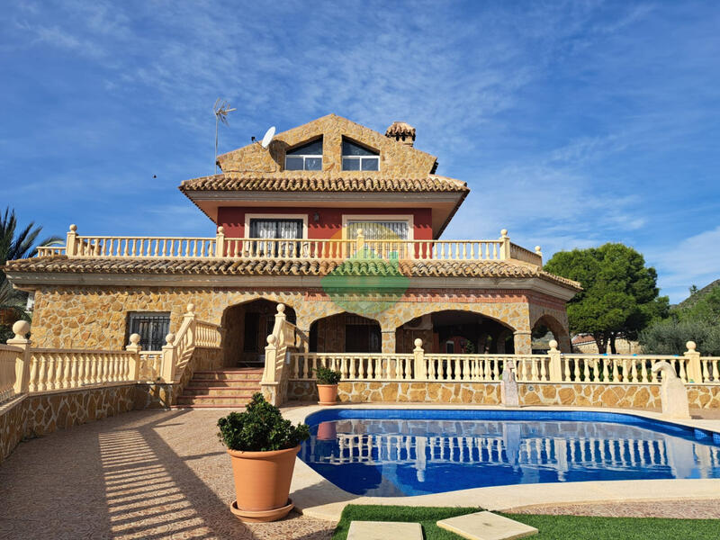 4 bedroom Country House for sale 4 bedroom Country House for sale