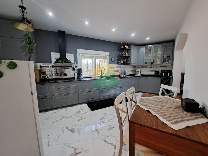 4 bedroom Country House for sale 4 bedroom Country House for sale