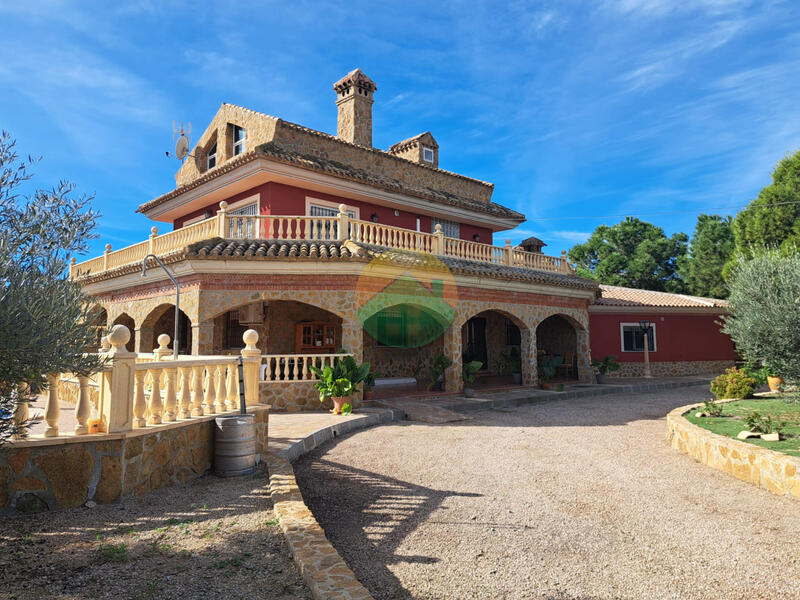 4 bedroom Country House for sale 4 bedroom Country House for sale