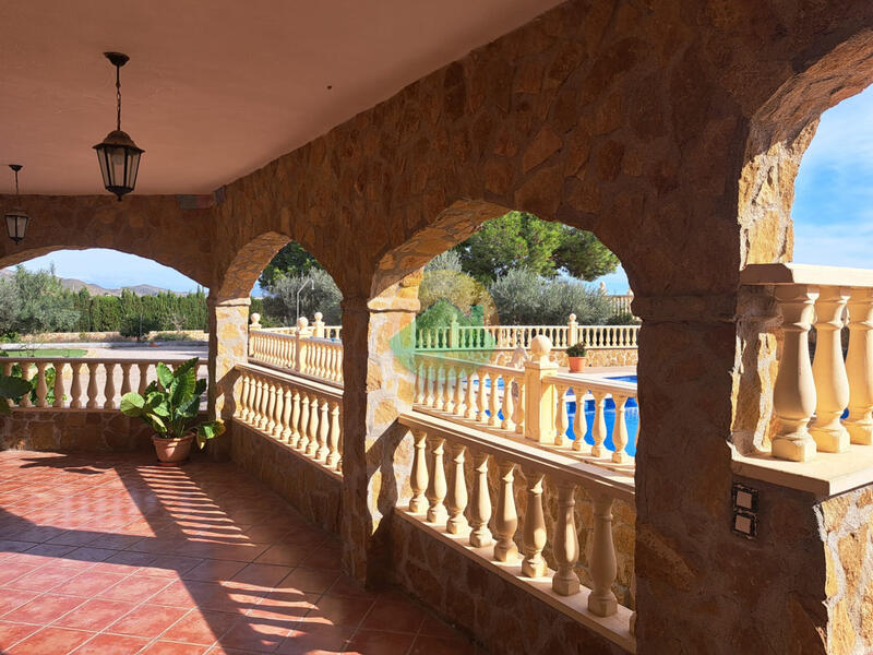 4 bedroom Country House for sale 4 bedroom Country House for sale