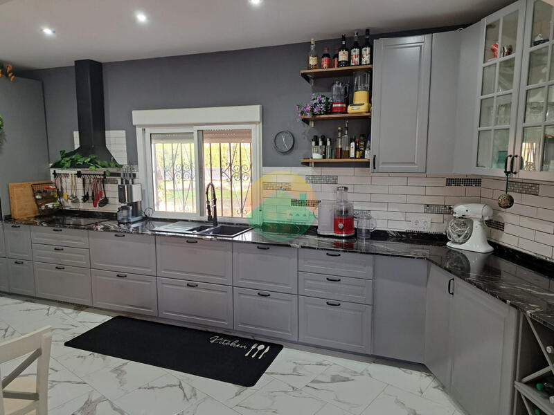 4 bedroom Country House for sale 4 bedroom Country House for sale